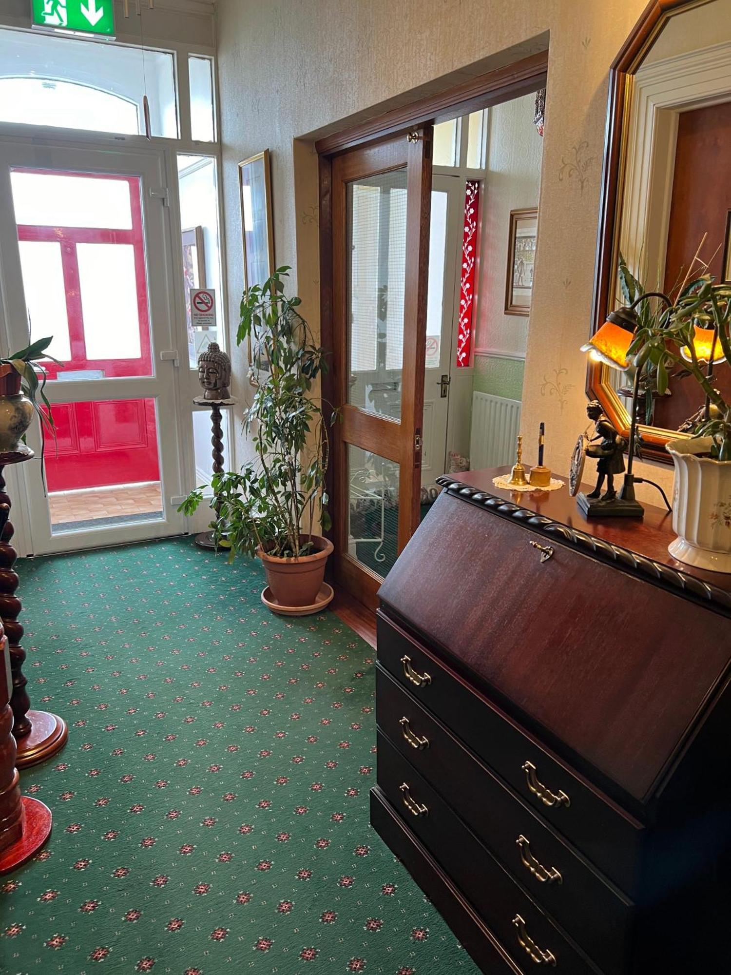 Princetown Guesthouse Бангор Экстерьер фото